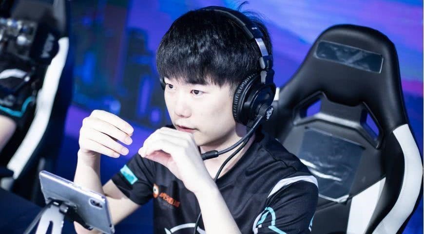 电竞比分网：CSGO职业圈频频减员，100T解散CSGO分部