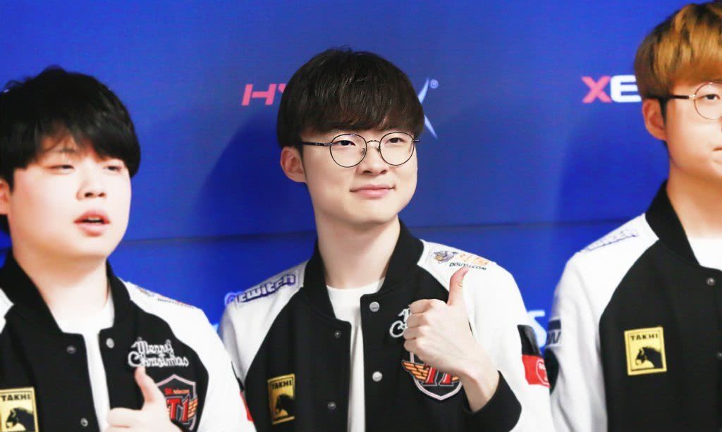 Pimp相信今天的比赛将决定 Falcons 、NAVI和FaZe阵容的命运