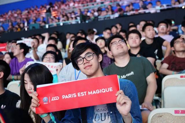 JackeyLove ：Meiko对团队有很大帮助，状态比TL好很多，比赛很轻松