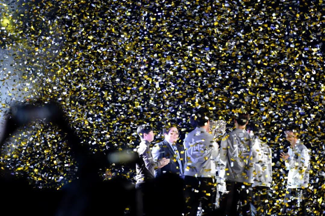 LNG Esports 官方： XiaoPeng 加入团队担任助理教练